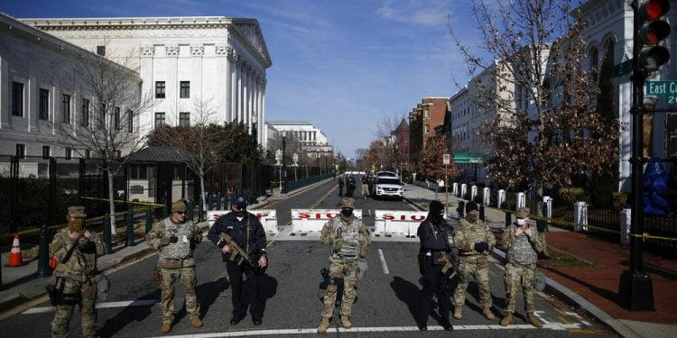 Amerika u pripravnosti: Moguće nasilje Bajdenovih protivnika, Trampove pristalice i desničari pozvali na protest