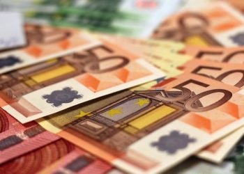MLADIMA od Vlade 250 EVRA MESEČNO za PLAĆANJE KIRIJE!